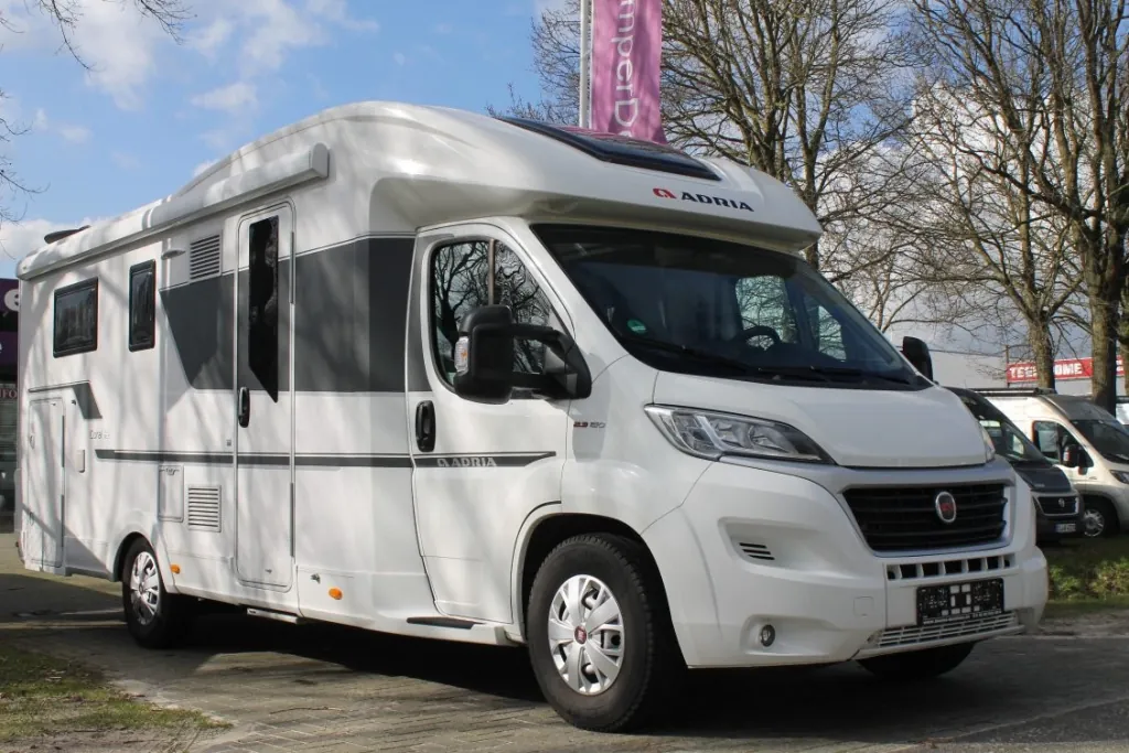 P98Adria Coral 670 SL Plus Loc. Zeeland