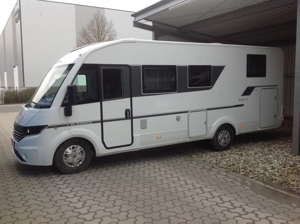 P87Adria Sonic 700 SL Loc.Zeeland
