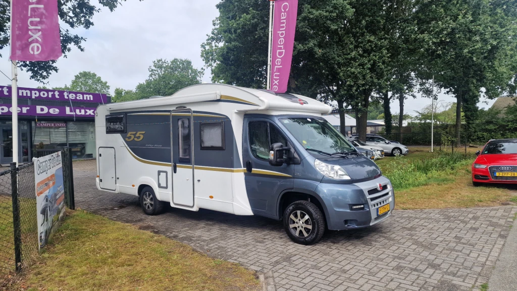 64 Burstner 55 Enkele Bedden/Hefbed